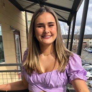 Meet your Posher, Brooke